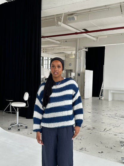 Sweter Damski | Oversize Krój z Okrągłym Dekoltem i Długim Rękawem