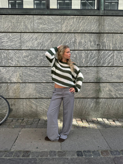 Sweter Damski | Oversize Krój z Okrągłym Dekoltem i Długim Rękawem