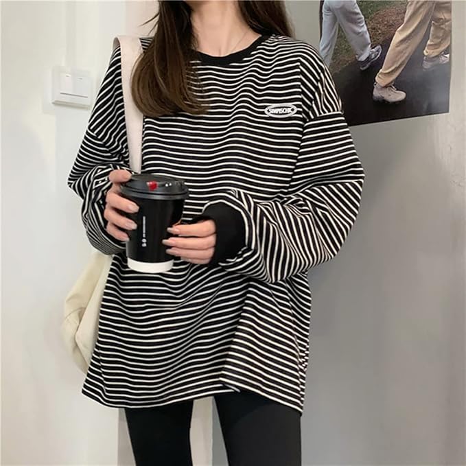 Sweter Damski | Oversize, Przewiewny Krój z Wyraźnym Wzorem w Paski