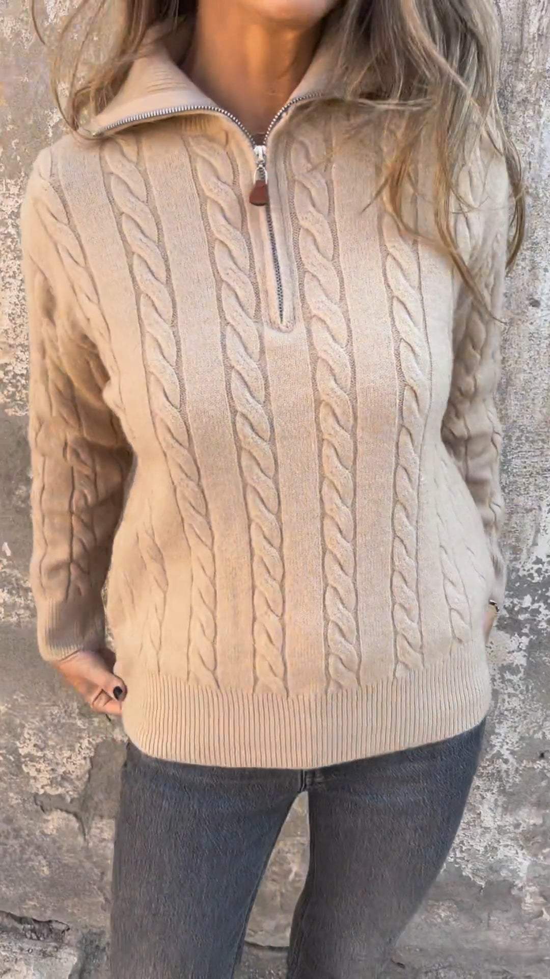 Sweter Damski | Zapinany na Krótki Zamek Błyskawiczny przy Dekolcie